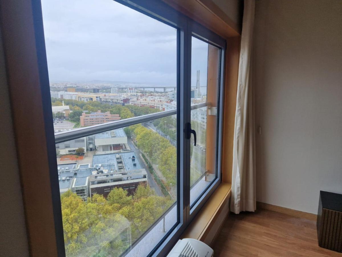 Amazing Apartment In Lisbona Esterno foto